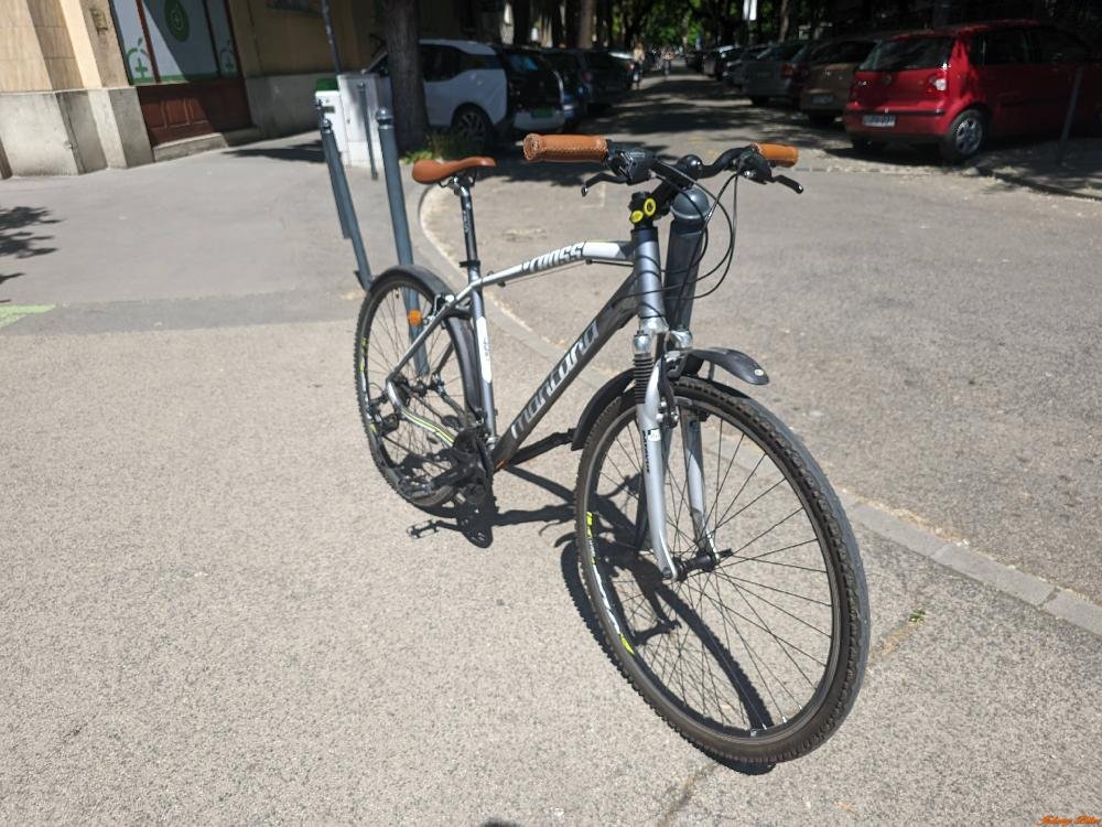 HASZNÁLT  Cross Trekking kerékpár Montana X-Cross (50cm)
