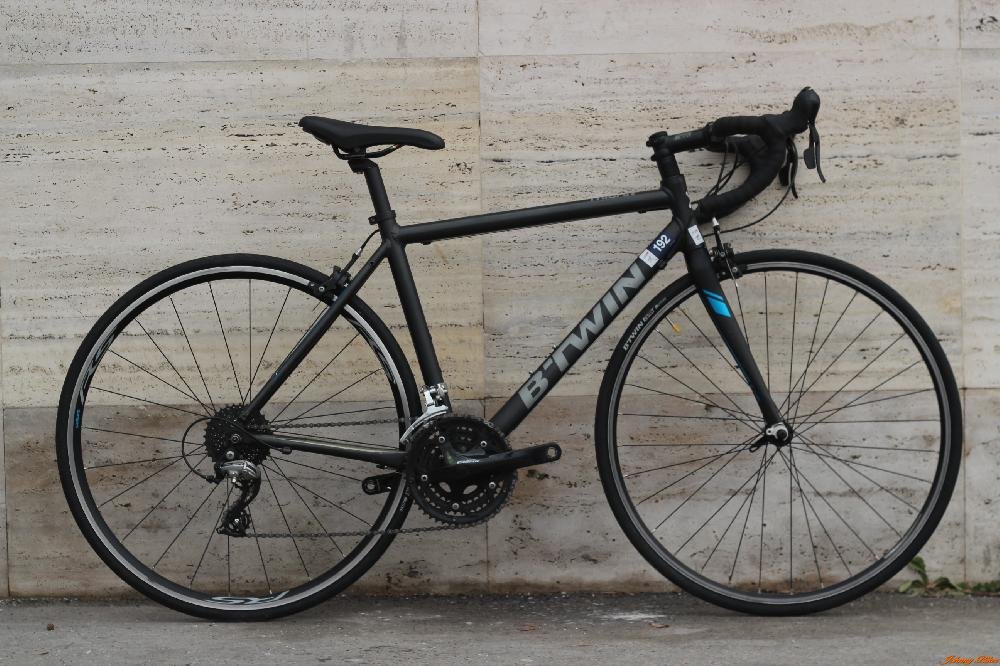 Megkímélt Btwin Triban 900 Országúti Kerékpár (54cm Alu)