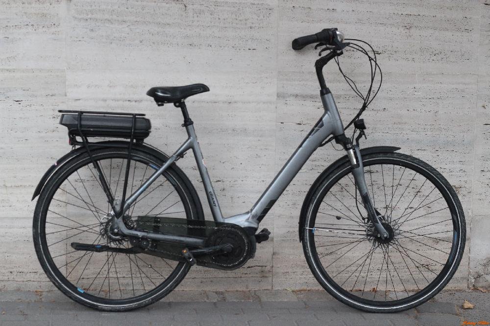 Használt Női L-es Elektromos Giant Entour E Kerékpár (57cm Alu)