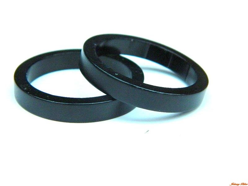 EMELŐGYŰRŰ ZOOM 34,7X28,6X5 MM