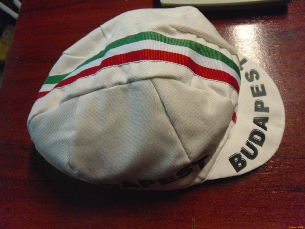 Budapest kerékpáros sapka fehér